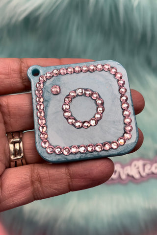 IG Robin’s Egg Blue Blingtag