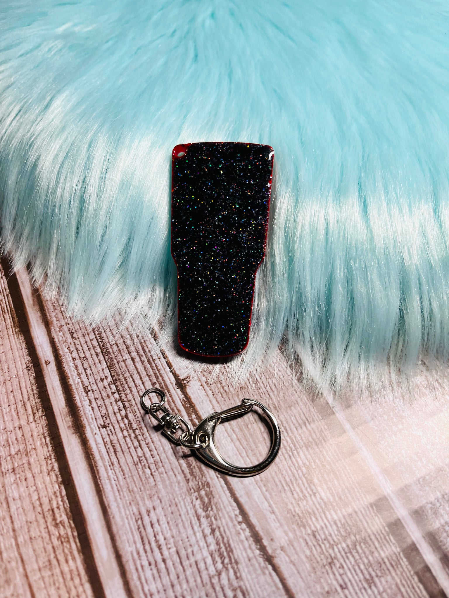 Red & Black Tumbler Keytag (L)